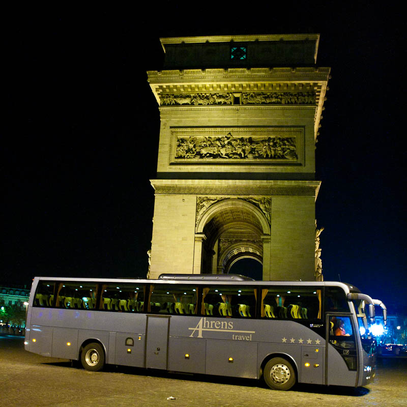 Ahrens Travel bij Arc de Triomphe